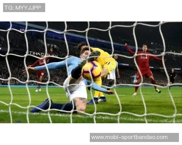 瓜帅赛后与摄影师发生争执对拍摄内容表示不满引发关注 瓜帅赛后与摄影师发生争执对拍摄内容表示不满引发关注